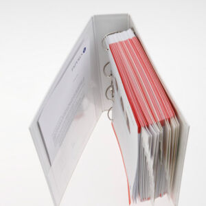 Katalog in Ring-Ordner Katalog in Ring-Ordner mit Einstecktasche und Registerstanzung