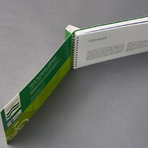 Broschüre mit Kastenrücken Broschüre mit Kastenrücken