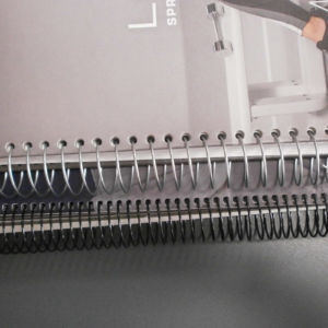 Bücher Bücher mit unterschiedlichen Stanzlochungen