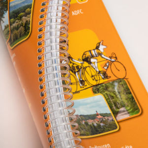 Buch Buch mit flexibler Kunststoffspirale