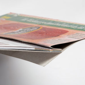 Kalender mit Klappfälzel geöffnet