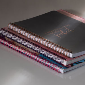 Ring-Wire-Bindung Ring-Wire-Bindung in verschiedensten Farben erhältlich