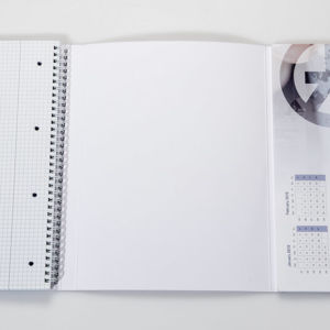 Spezieller Notizblock mit halbverdeckter Ring-Wire-Bindung und zusätzlich eingeklebtem Kalender